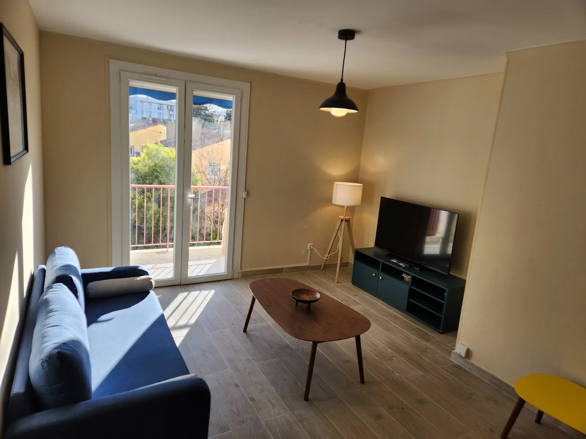 Rénovation intérieure Montpellier – salon séjour après travaux par artisan ABYL34