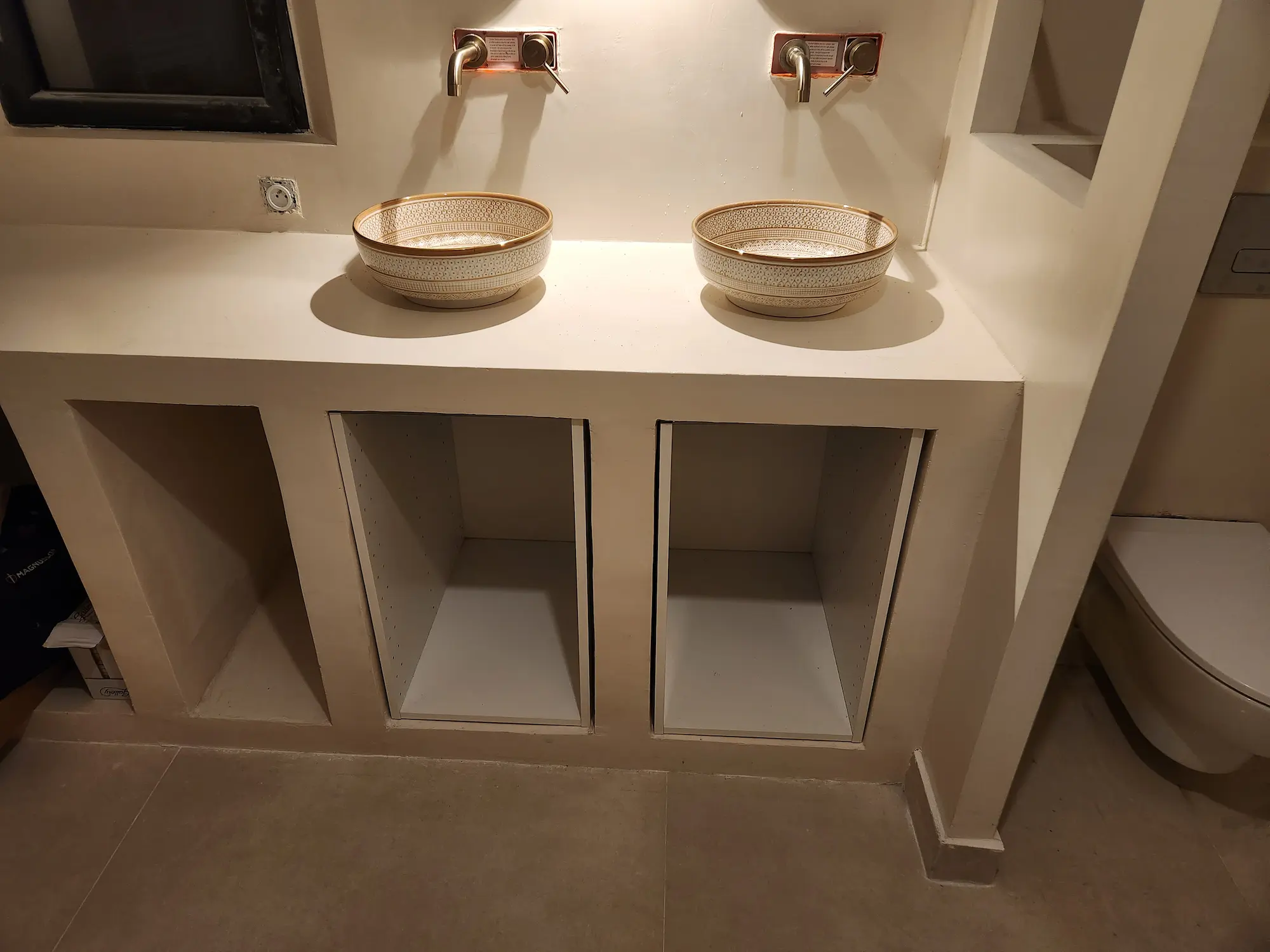 Rénovation salle de bain Montpellier – double vasque béton ciré