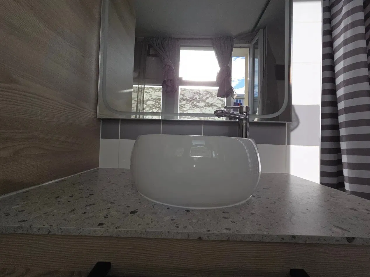 Plan de travail terrazzo vasque blanche robinet chromé – rénovation salle de bain Montpellier ABYL34
